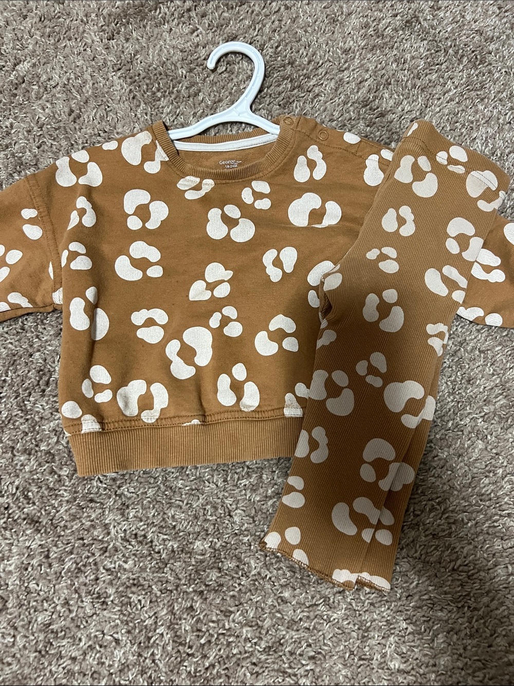 George Tan Sweatshirt & Leggings Set with Cream Spot Print